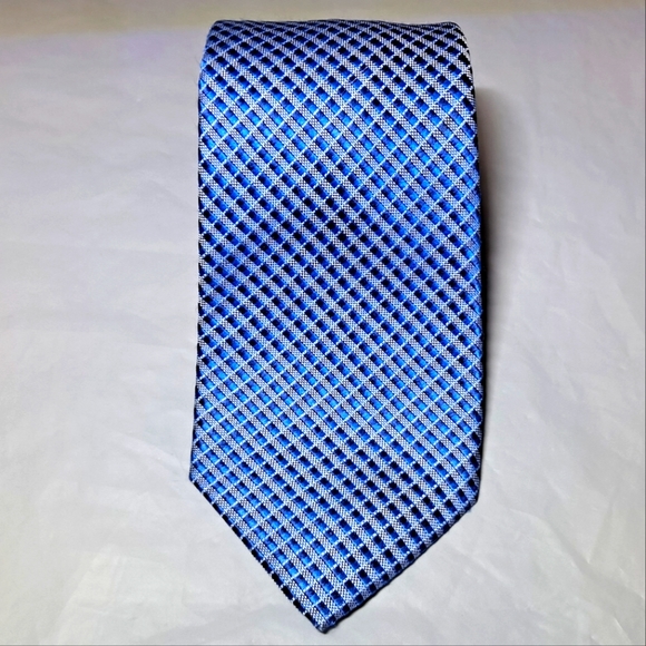 Madison 💯 Silk Men's Necktie 57-60" x 3" Blue/Silver Woven Micro-Geometric Nice - Picture 4 of 10